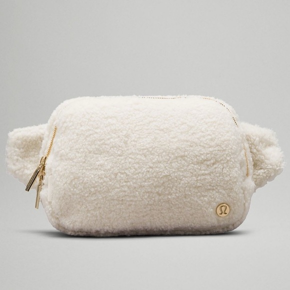 Lululemon Everywhere Belt Bag Fleece Crossbody Bag White Opal 2L Large NWT - Picture 1 of 6